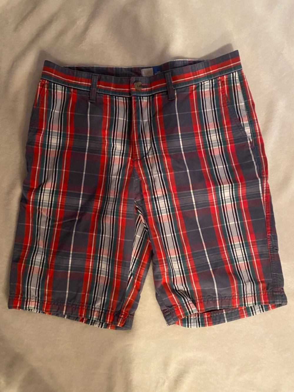 14th & Union Men's Red White and Navy Plaid Flat Front Shorts